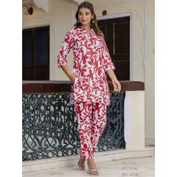 VredeVogel Women Floral Printed Regular Kurta with Trousers-picture-11