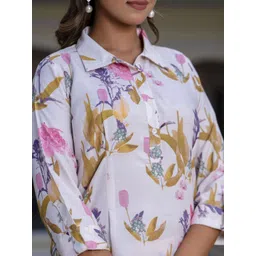 VredeVogel Women Floral Printed Regular Kurta with Trousers image 2