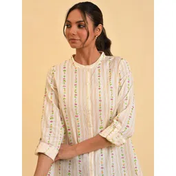 W White Floral Print Roll-Up Sleeves Cotton Top image 2