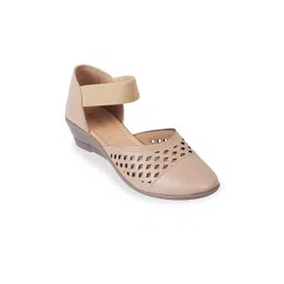 WALKWAY by Metro Laser Cuts Wedge Pumps-picture-15