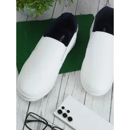 WALKWAY by Metro Men Colourblocked Slip-On Sneakers-picture-36