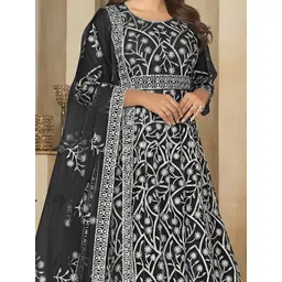 Warthy Ent Floral Embroidered Semi-Stitched Dress Material image 2