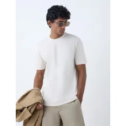 WES Casuals by Westside Off-White Solid Slim-Fit Cotton T-Shirt-picture-18