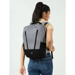 Wildcraft Unisex Checked Messenger Bag image 4