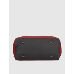 Wildcraft Unisex Red Solid Duffel Bag image 4