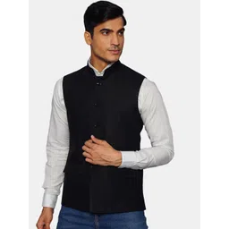 Wintage Men Black Solid Woven Nehru Jacket-picture-21