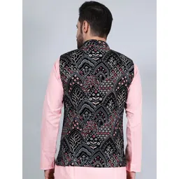 Wintage Men Floral Embroidered Regular Velvet Kurta with Pyjamas image 4