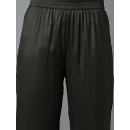 WISHFUL Women Green Trousers image 4