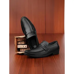 Woakers Men Textured Round Toe Formal Loafers-picture-15