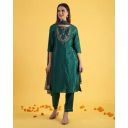 Women Ethnic Wear Kurta Set image 2