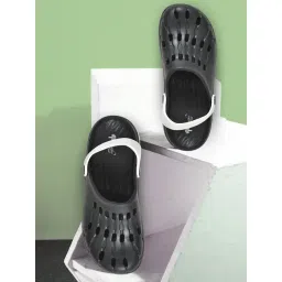 Woodland Men's Black Back Strap Clogs-picture-26