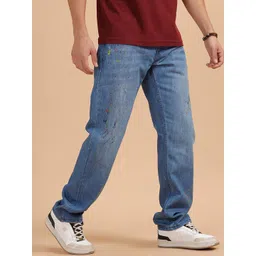 WROGN Men Comfort Relaxed Fit Mid-Rise Light Fade Cotton Jeans image 3