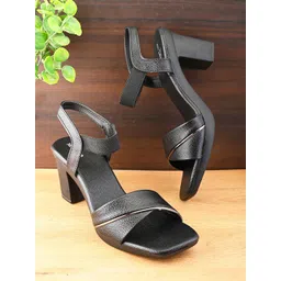 XE Looks Block Sandals with Buckles-picture-27