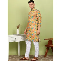 XENOR Men Floral Printed Kurta image 2