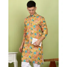 XENOR Men Floral Printed Kurta image 4