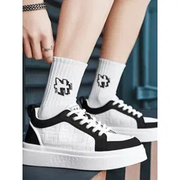 XTOON Men Textured Sneakers image 2