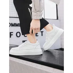 XTOON Men Textured Sneakers image 4