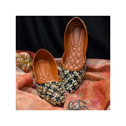 YASSIO Women Juno Embroidered Gold & Black Juttis-picture-11