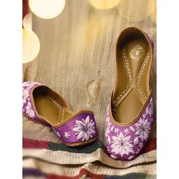 YASSIO Women Printed Ethnic Mojaris Flats-picture-25
