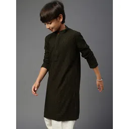 YK Boys Ethnic Motif Chikankari Embroidered Straight Kurta image 2