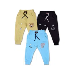 YK Boys Pack of 3 Printed Pure Cotton Mid-Rise Joggers image 1