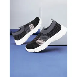 YK Girls Black Textured Contrast Sole Comfort Insole Flyknit Slip-On Sneakers-picture-39