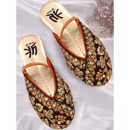 YK Girls Embellished Ethnic Mojaris Flats-picture-37