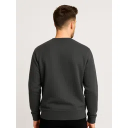 YONGE Men Round Neck Long Sleeves Sweatshirt image 2