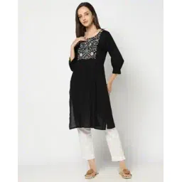 yousta Women Embroidered Straight Kurta with Insert Pocket-picture-33
