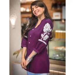 Youthnic Floral Embroidered V-Neck Kurti-picture-22