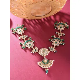 Zaveri Pearls Women Gold-Plated Green & White Kundan-Studded & Pearl Beaded Maatha Patti-picture-14