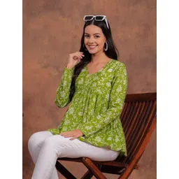 Zenava by Myntra Floral Print Twisted Cotton Top-image-5