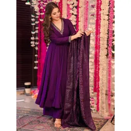 ZIRVI Women Purple Silk Blend Kurta Sets image 3
