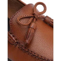 Zoom Shoes Women Textured Leather Lightweight Tassel Loafers image 5