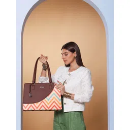 ZOUK Printed Structured Tote Bag-picture-19